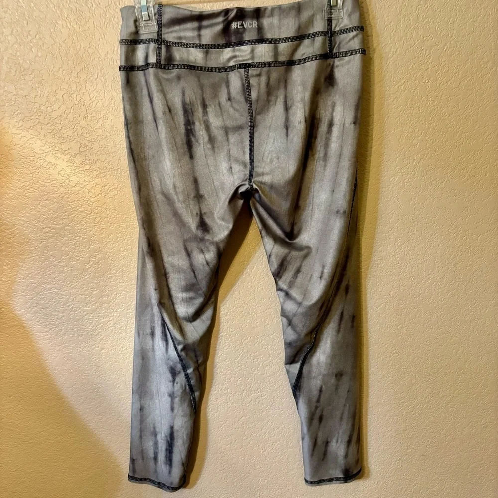 #EVCR Leggings Medium Capris Grey Silver Mineral Wash Design Stretchy Athletic
